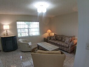 935 Flanders T in Delray Beach, FL - Building Photo - Building Photo