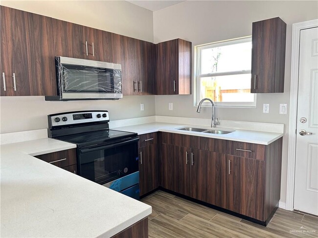 4216 Walnut Ave in McAllen, TX - Building Photo - Building Photo