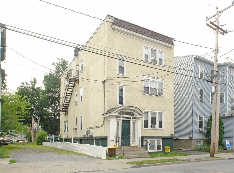 65 Academy St in Poughkeepsie, NY - Foto de edificio