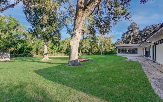 property at 116 Laughlin Rd