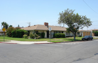 2201 S Mountain View Ave in Anaheim, CA - Building Photo - Building Photo