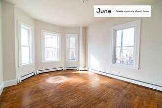 Private bedroom in 3 bed/1 bath Home in Boston, MA - Building Photo - Building Photo