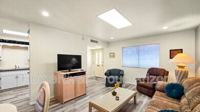 10828 W Crosby Dr in Sun City, AZ - Building Photo - Building Photo