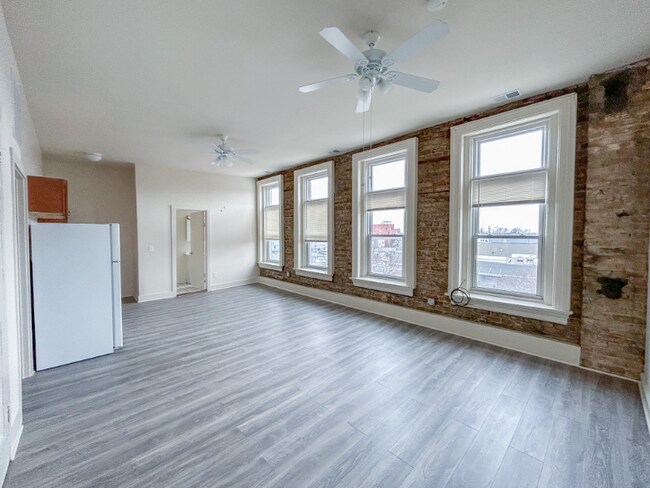 property at 1959 W Chicago Ave