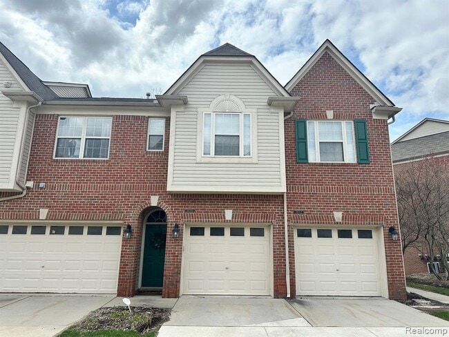 property at 39700 Rockcrest Ln