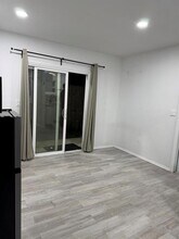 6711 Cody St, Unit Efficiency in Hollywood, FL - Building Photo - Building Photo