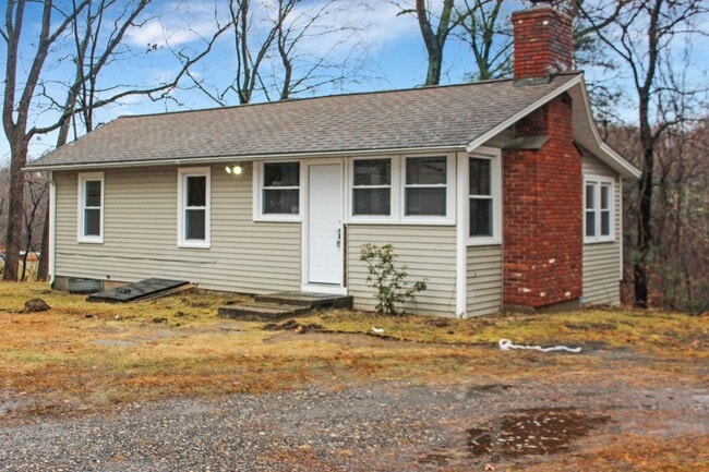 38 Covey Rd in Burlington, CT - Foto de edificio - Building Photo