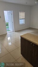 1730 Pierce St, Unit 7 in Hollywood, FL - Building Photo - Building Photo