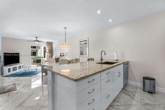 136 Waterside Dr in Hypoluxo, FL - Building Photo - Building Photo