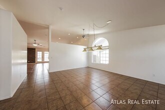 5716 S 30th Ln in Phoenix, AZ - Building Photo - Building Photo