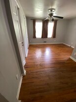 2261 Capehart Cir NE in Atlanta, GA - Building Photo