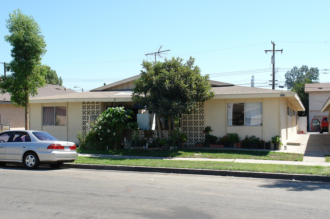 1914 E Grove Ave in Orange, CA - Foto de edificio