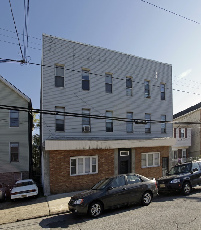 36 Greenville Ave in Jersey City, NJ - Building Photo - Building Photo