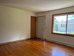 6321 Roselawn Ave in Monona, WI - Building Photo - Building Photo