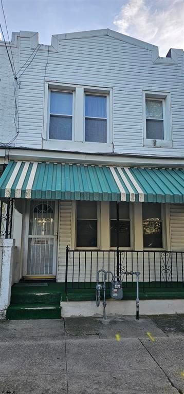 property at 1044 N Ohio Ave