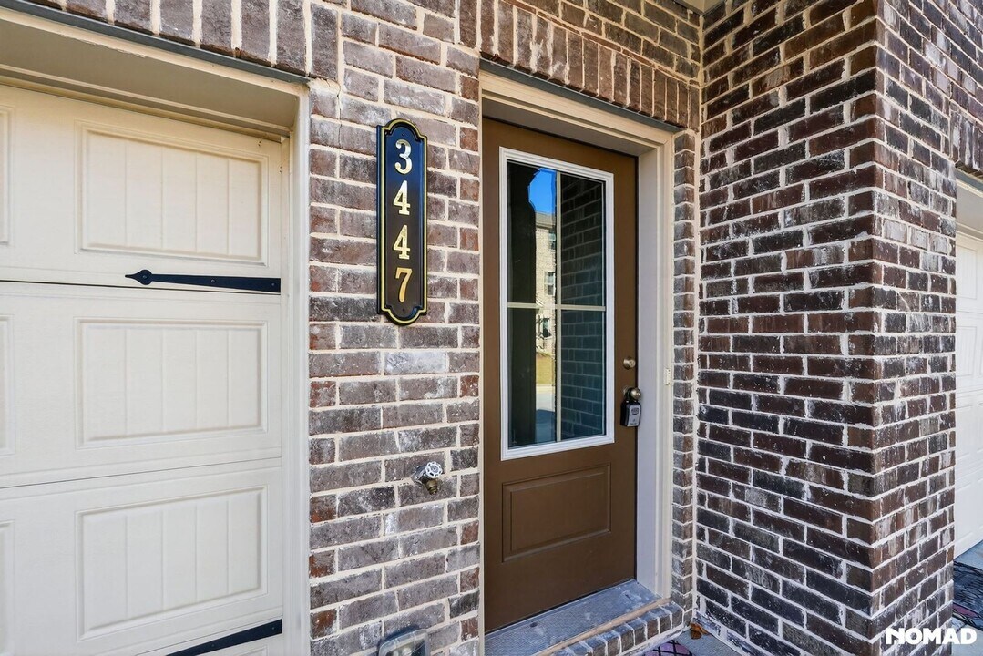 3447 Hidden Valley Cir in Lawrenceville, GA - Foto de edificio