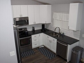 19038 E Carmel Dr in Aurora, CO - Building Photo - Building Photo