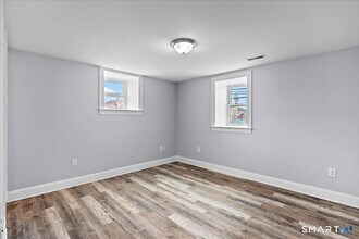 38 Soundview Ave in Stamford, CT - Building Photo - Building Photo