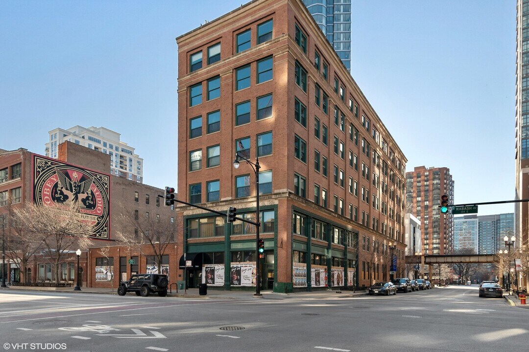 900 S Wabash Ave in Chicago, IL - Building Photo