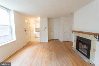 526 Spruce St in Philadelphia, PA - Building Photo - Building Photo