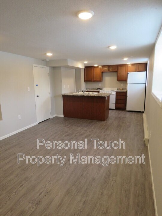 1261 10th St N in Fargo, ND - Building Photo