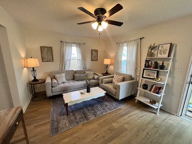 913 E Gift Ave in Peoria, IL - Building Photo - Building Photo