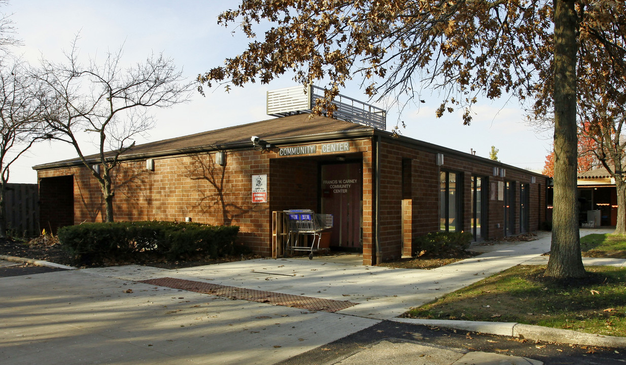 Oakwood Villa in Bedford, OH - Building Photo