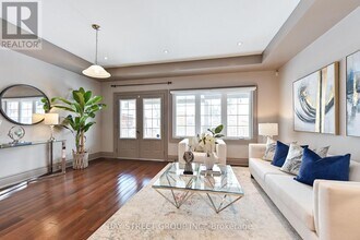 40 Holland Park Ave in Toronto, ON - Building Photo - Building Photo