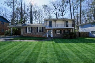 2607 Elkhorn Dr in Decatur, GA - Building Photo