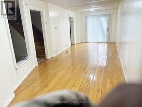 72 Swennen Dr in Brampton, ON - Building Photo - Building Photo