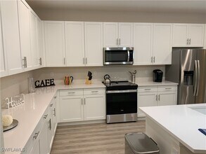 208 Indies Dr E in Naples, FL - Building Photo - Building Photo
