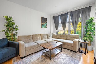 601 Albany St in Boston, MA - Building Photo