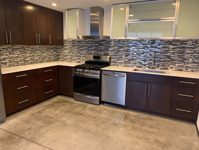 545 S Sullivan St in Seattle, WA - Building Photo - Building Photo