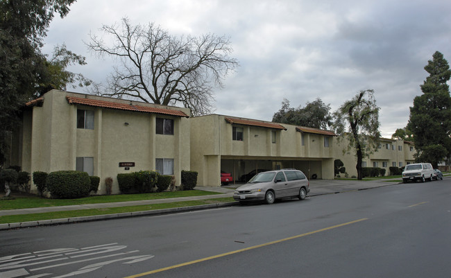 Stoneridge Apartments in Madera, CA - Foto de edificio - Building Photo