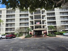 2650 S Course Dr in Pompano Beach, FL - Building Photo