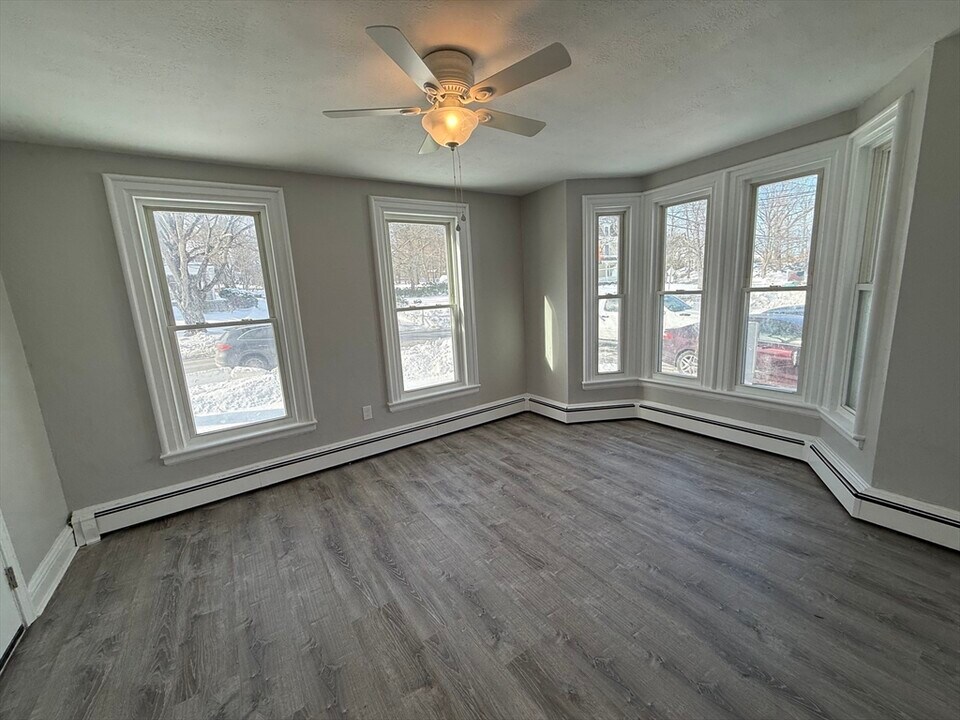 40 Center St in Easton, MA - Building Photo