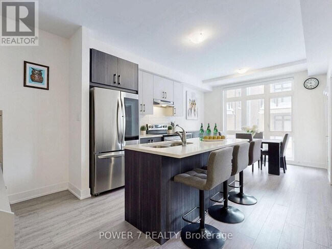 8 Sayers Ln in Richmond Hill, ON - Building Photo - Building Photo