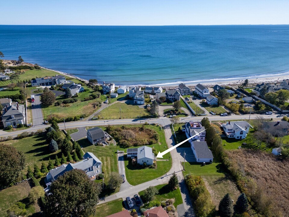53 Foss Cir in Rye, NH - Building Photo