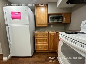 3571 Morris Dr in Windsor, ON - Building Photo - Building Photo