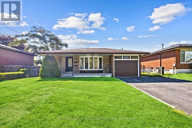 258 Pottruff Rd N in Hamilton, ON - Building Photo - Building Photo