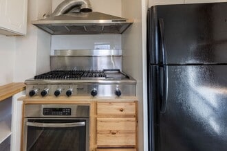 2403 E 400 N in St Anthony, ID - Building Photo - Building Photo