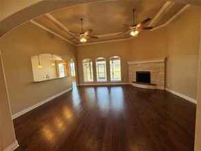 141 Oak Stone Dr in Jarrell, TX - Building Photo - Building Photo