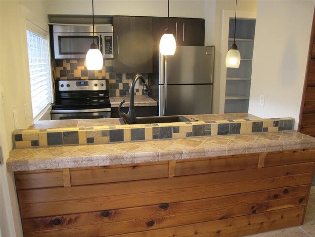 2717 Parker Ln in Austin, TX - Building Photo - Building Photo