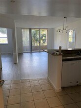 19501 W Country Club Dr in Aventura, FL - Foto de edificio - Building Photo
