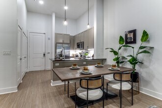 4110 Fairmount in Dallas, TX - Foto de edificio - Building Photo