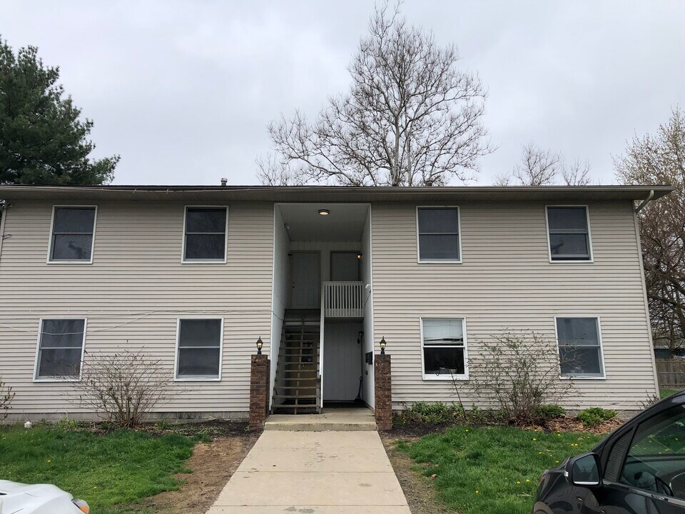 615 N Washington St, Unit 609 in Angola, IN - Foto de edificio