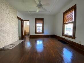 329 E 19th Ave in Columbus, OH - Foto de edificio - Building Photo