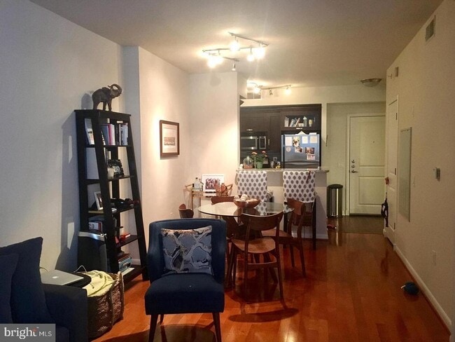 property at 1021 N Garfield St