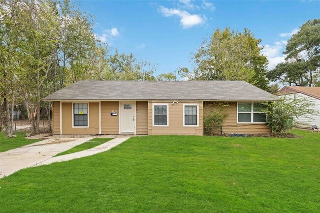 property at 6043 Lyndhurst Dr