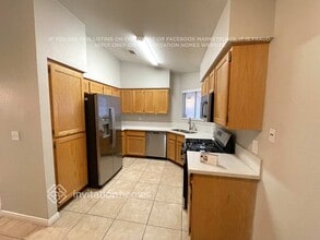 4041 Hazelridge Dr in Las Vegas, NV - Building Photo - Building Photo